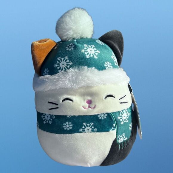 2022 NWT Squishmallow HOLIDAY CHRISTMAS Cam the Cat 7.5” Fuzzy Hat and Scarf - Picture 4 of 4